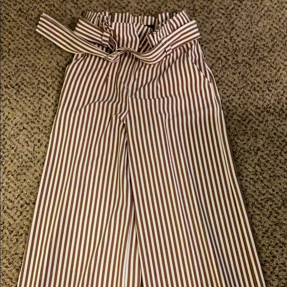 BRAND NEW New York and Company wide legged pants